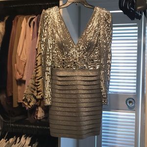 MacDuggal size6 Long sleeve cocktail dress.